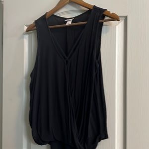 Sleeveless cross over front, lightweight
